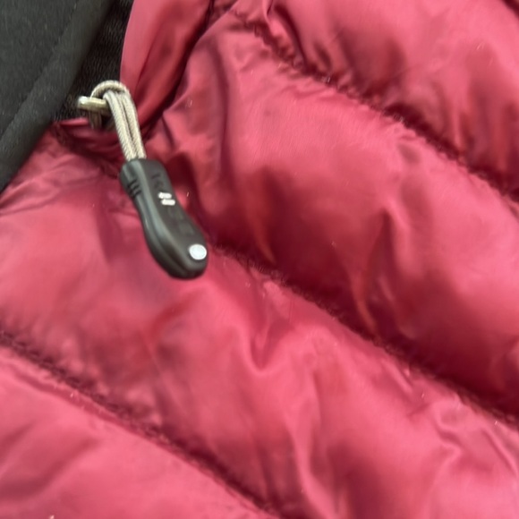 32 Degree Heat Light Weight Quilted Jacket Maroon and Black - Women’s M - Picture 16 of 16